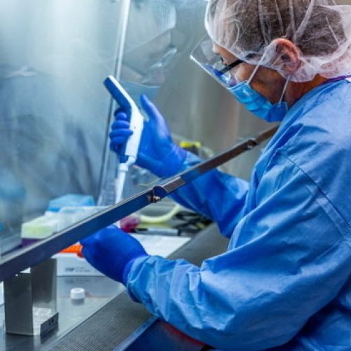 Vacina da covid-19 está em estágios finais, dizem cientistas de Israel