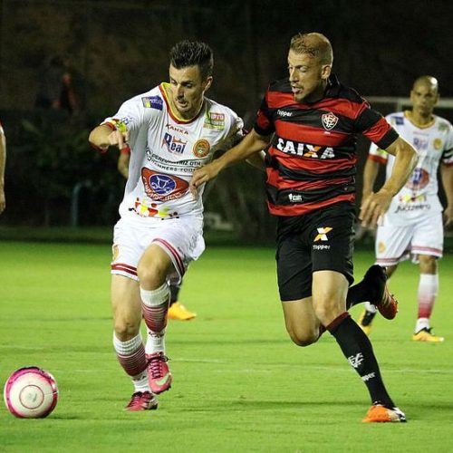 Jogador da Juazeirense sofre mau súbito e morre no hospital