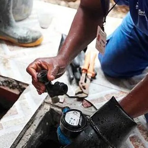 Embasa flagra ligações clandestinas de água em Riachão do Jacuípe