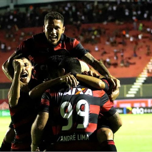 Neilton brilha, Leão vence Bragantino e avança na Copa do Brasil