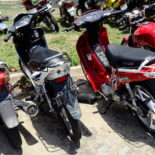 Motos ‘cinquentinhas’ devem ser emplacadas até o dia 17 de outubro na BA, diz Detran