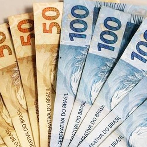 Governo reduz projeção do salário mínimo de 2018 para R$ 965