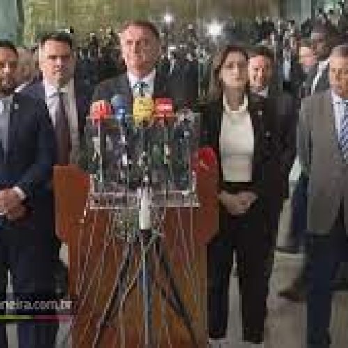 Bolsonaro diz que ‘manifestações pacíficas são bem-vindas’ e critica ocupações