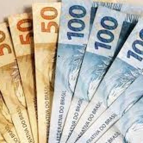 Governo propõe salário mínimo de R$ 1.002 para 2019