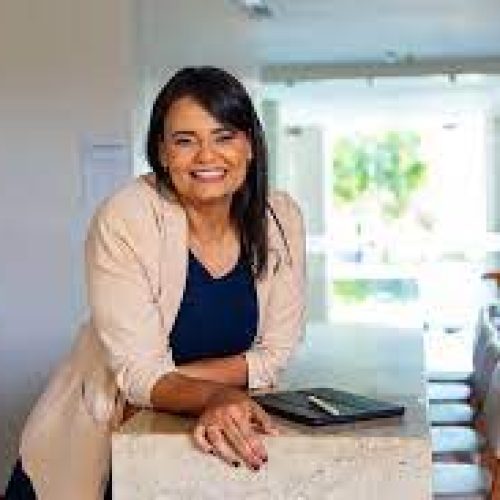 Jornalista que ganhou R$ 1 milhão diz que ‘vive para estudar’