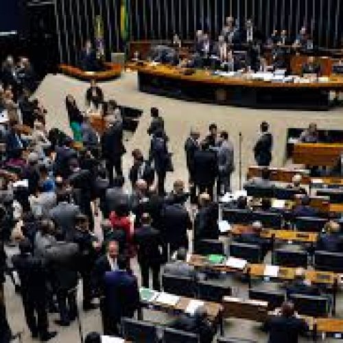 Deputados baianos usam cota parlamentar com empresas que atuaram na campanha deles