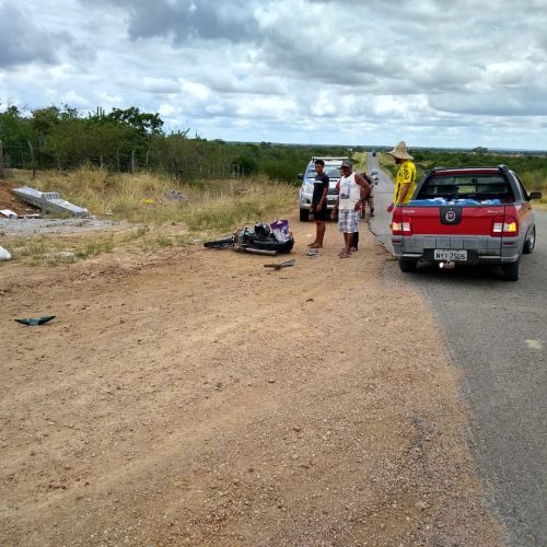 Riachão: Colisão entre moto e carro na estrada de Serra Preta deixa homem gravemente ferido