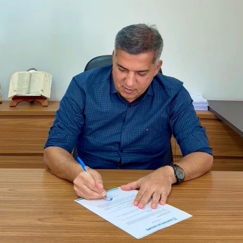 Prefeito sanciona lei que proíbe nomeação de condenados por violência contra a mulher e crimes sexuais em R. do Jacuípe
