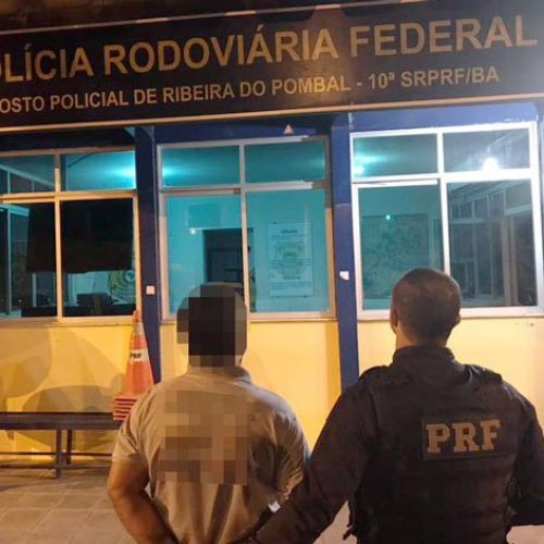 Edinho disse a Policia que conseguiu a carteira junto a um despachante de Camaçari  Foto: Divulgação/PRF
