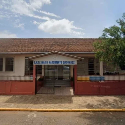 Adolescente invade escola no RS, mata criança a facadas e deixa três feridos