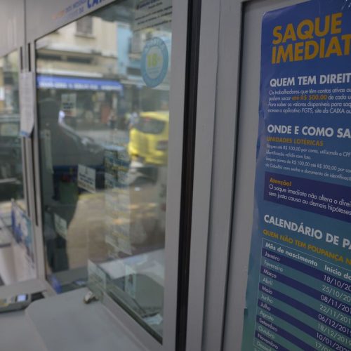 Atendimento na Lotérica da Avenida Gomes Freie, no centro, para saque em contas do Fundo de Garantia do Tempo de Serviço (FGTS) para nascidos em janeiro não correntistas da Caixa Econômica Federal.