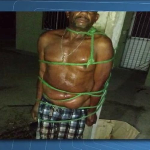 Homem é amarrado em poste após empurrar a mulher de escada em Jacobina