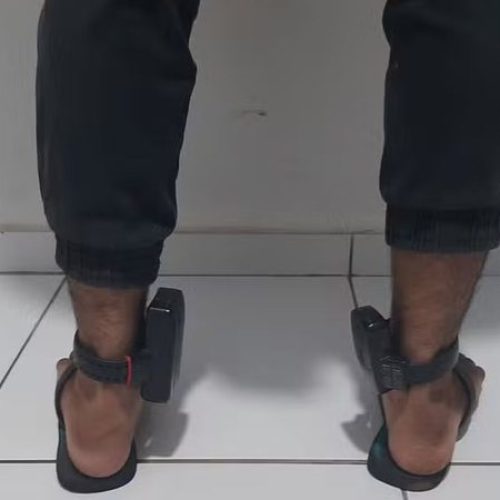 Homem é preso pela Polícia Civil com duas tornozeleiras de estados diferentes