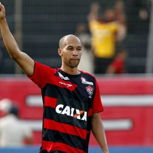Dinei permanece no Vitória para disputa da Série C