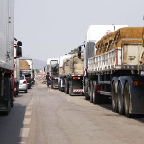 Governo anuncia o fim dos bloqueios de caminhoneiros em rodovias federais