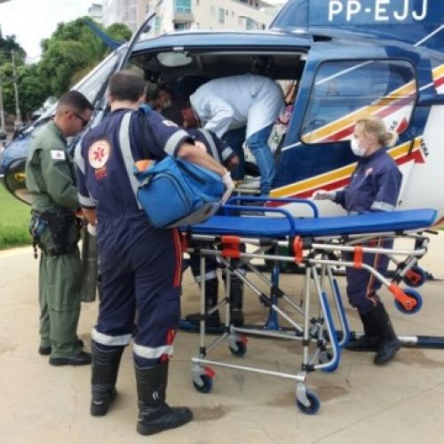 Morre professora que tentou salvar crianças em creche;nº de mortos chega a 8