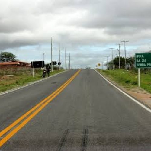 Acidente entre moto e caminhão é registrado na BA-120, em Riachão do Jacuípe