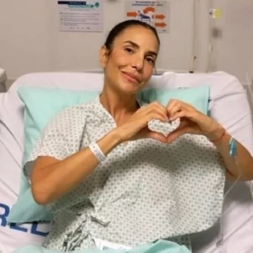 Ivete Sangalo é internada com pneumonia após ‘maratona carnavalesca’