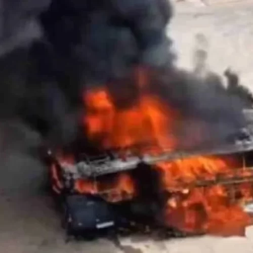 Incêndio atinge garagem da Viação Cidade Sol em Irecê e destrói três ônibus