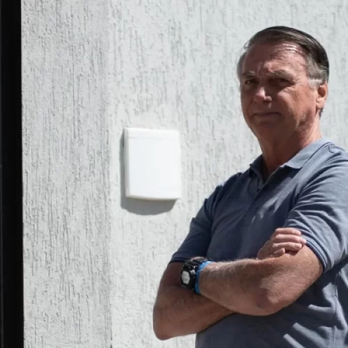 Bolsonaro é preso preventivamente a pedido da PF