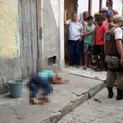 Jovem é assassinado próximo a Colégio na cidade de Serrinha