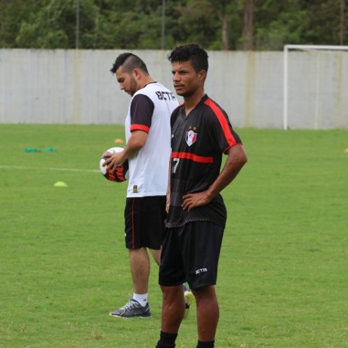 Jogador de Riachão é sondado por dupla Ba-Vi e concorre a melhor lateral do Catarinense