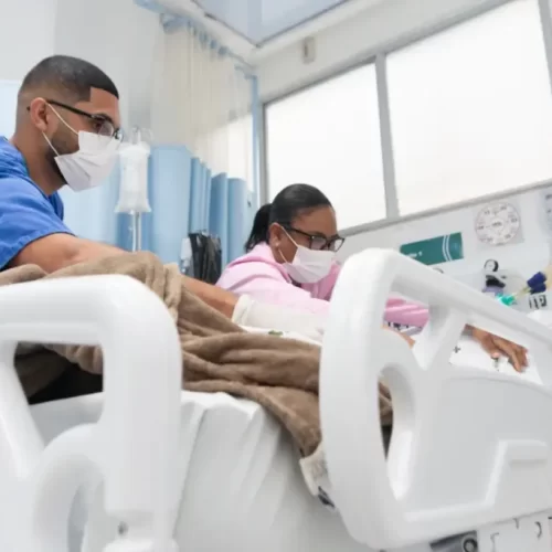 Sesab anuncia convocação de 605 profissionais para ampliar atendimento na saúde