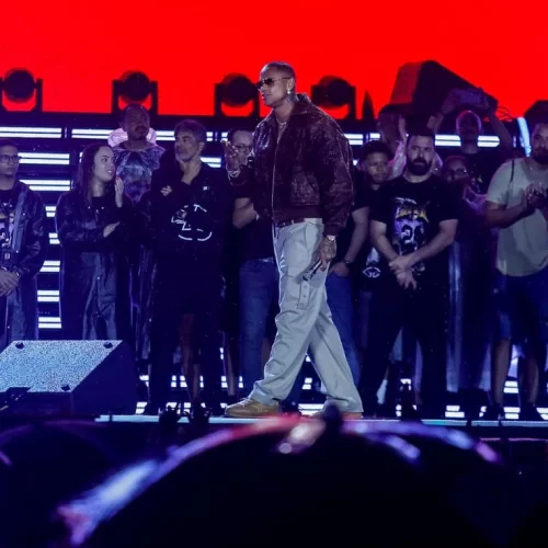 Show de Léo Santana é cancelado após fortes chuvas em Salvador