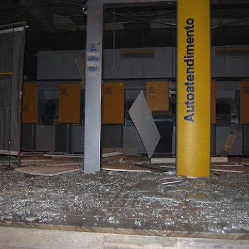 Quadrilha explode agência do Banco do Brasil de Mairi