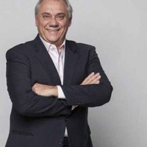 Marcelo Rezende se afasta do trabalho e recebe homenagem dos colegas