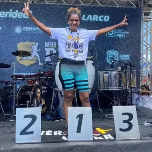 Ex-policial rodoviária federal morre dez dias após ser atropelada por carro na contramão em Salvador