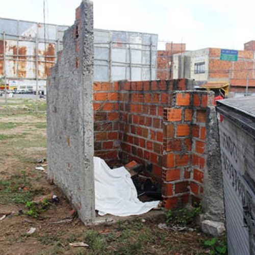 Mulher é encontrada morta dentro de construção em Conceição do Coité