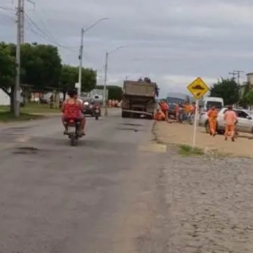 Operário morre após ter membros esmagados por caçamba na BA-120