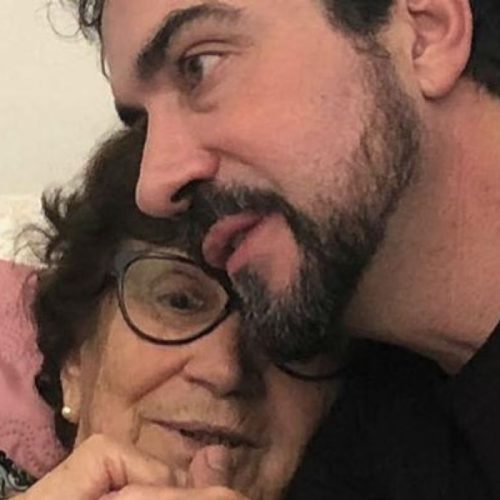 Morre mãe de padre Fábio de Melo, vítima da covid-19