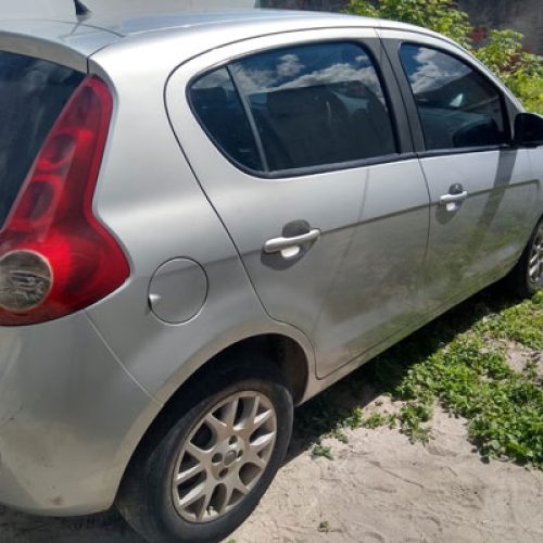 Carro roubado em Salvador é recuperado pela Polícia Civil na zona rural de Conceição do Coité