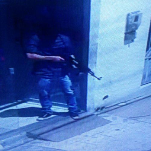 Exclusivo: Bandidos armados com fuzis assaltam banco em Olindina