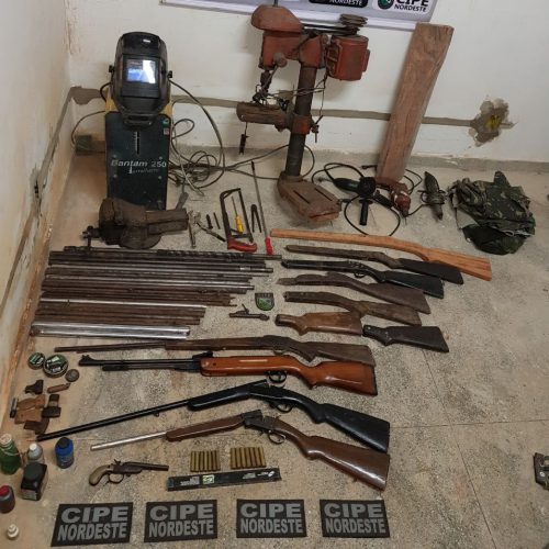 Fábrica de armas artesanais é encontrada em Monte Santo