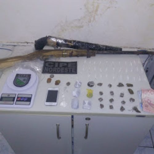 CIPE Nordeste apreende drogas e armas em Conceição do Coité