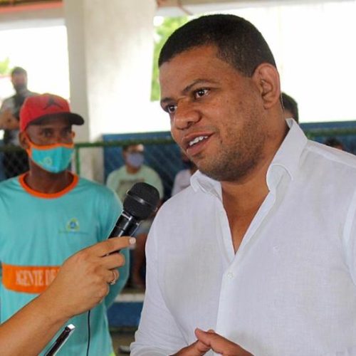 Prefeito de Santaluz é multado por contratar empresa de filho de secretário sem licitação