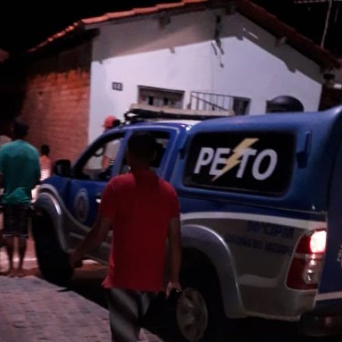 Homem é morto a tiros enquanto bebia com amigos em Riachão do Jacuípe