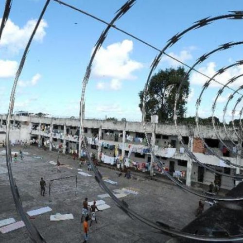 Cerca de 400 detentos deixam penitenciárias na Bahia para saída temporária de fim de ano