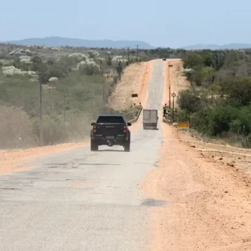 Obra de pavimentação da BA-120 é suspensa por decisão judicial e pode ficar paralisada por tempo indeterminado