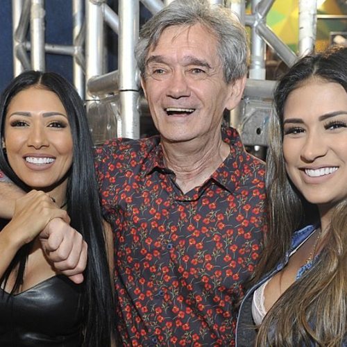 Simone faz pergunta indiscreta e deixa Laura Muller sem graça no ‘Alta Horas’