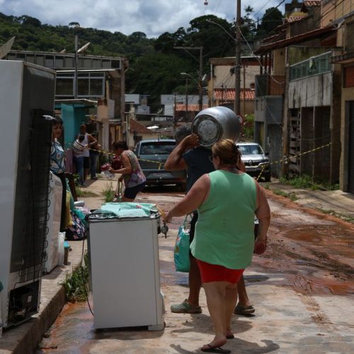 Sobe para 49 número de mortos em Juiz de Fora e Ubá