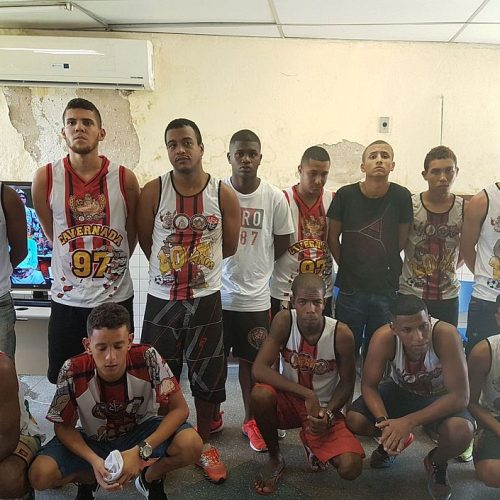 Treze torcedores do Vitória são presos após briga com tricolores