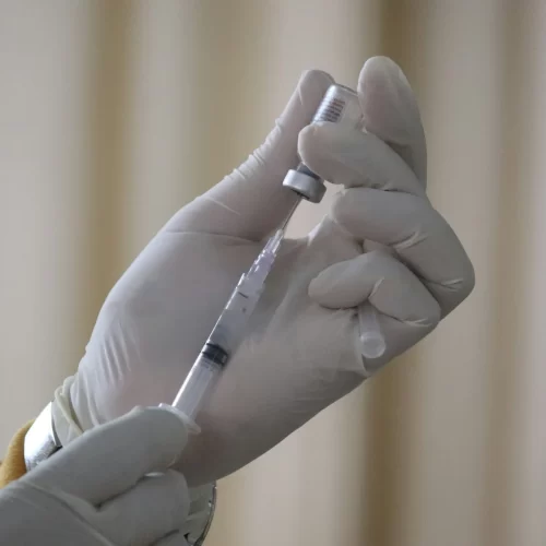 Anvisa aprova vacina de dose única contra dengue