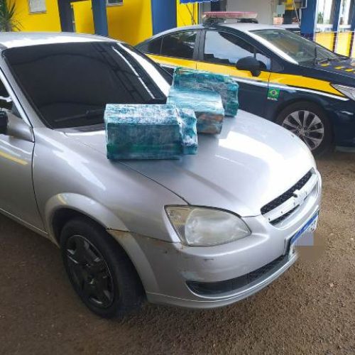 PRF prende casal com 52kg de maconha na BR-324 em Feira de Santana