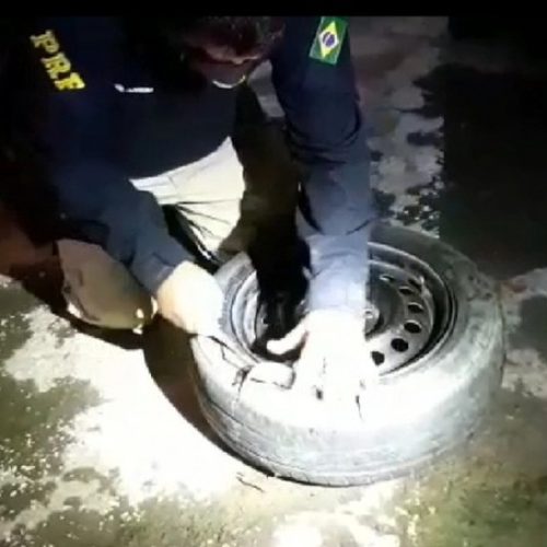 Duas pessoas são presas após serem flagradas com ‘supermaconha’ escondida em carro na Bahia